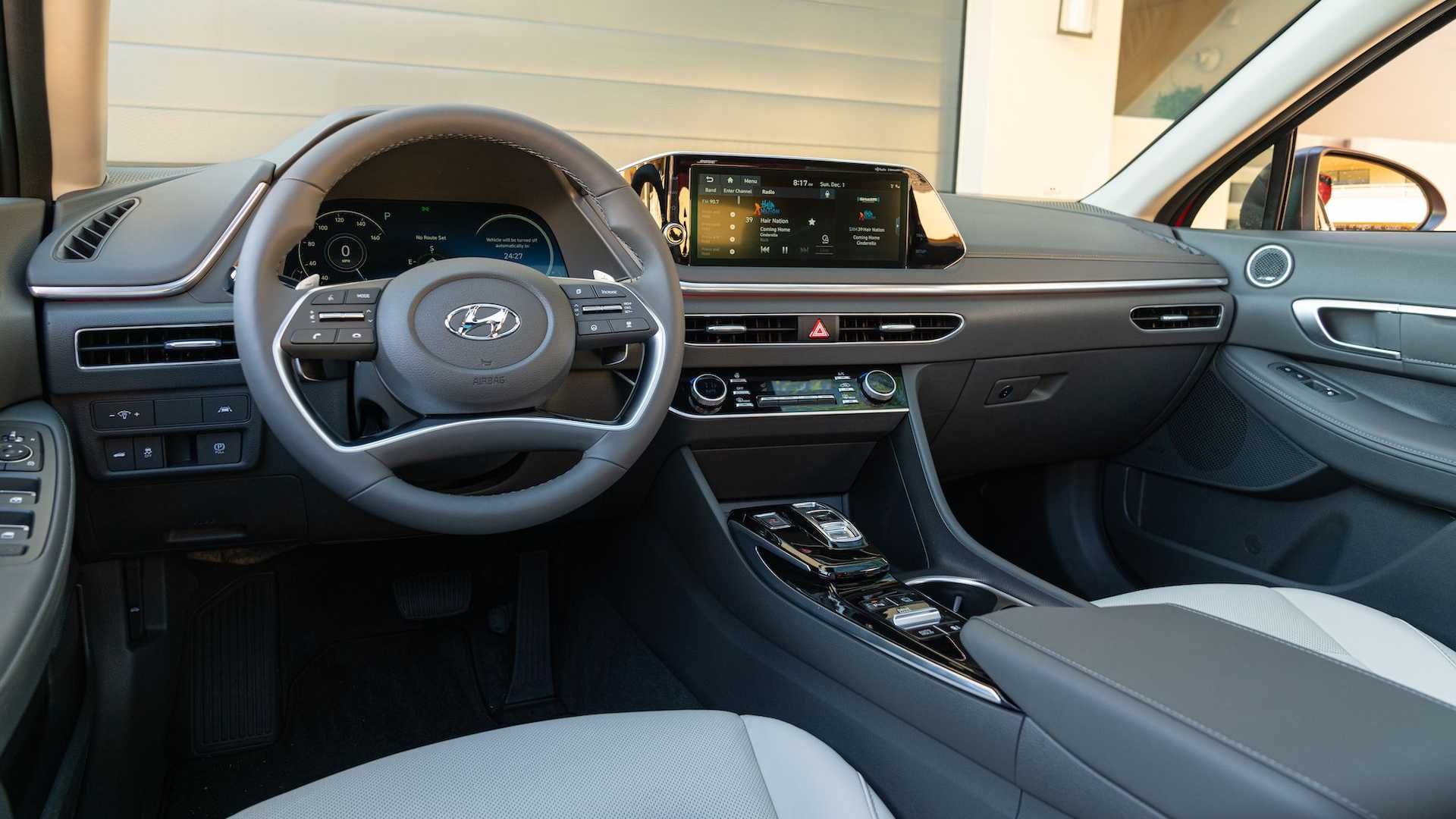 Hyundai Sonata là chiếc sedan tiết kiệm nhiên liệu