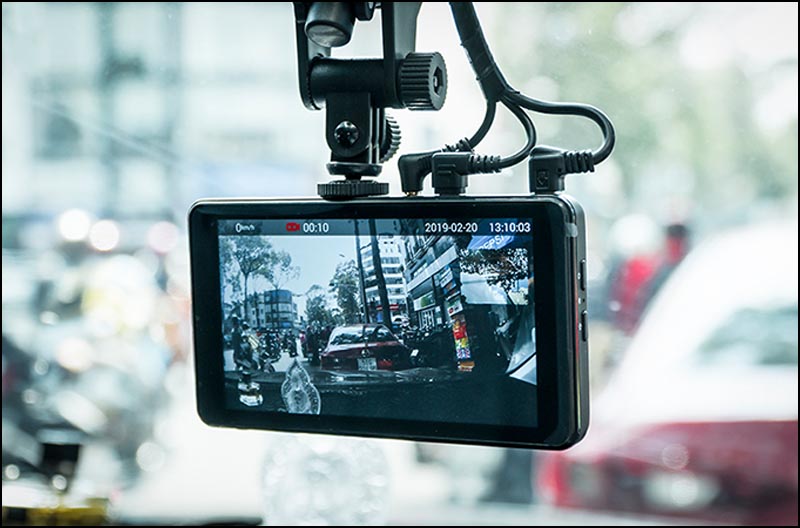 Lý do khiến camera hành trình trở thành trang bị thiết yếu với tài xế là gì ? 