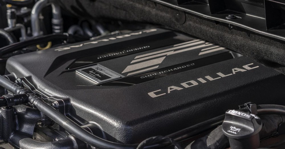 Đánh giá xe Cadillac Escalade 2018 về động cơ và an toàn