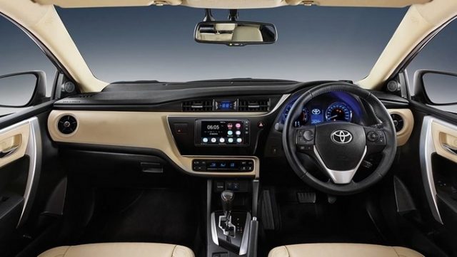                                    Nội thất của phiên bản Toyota Altis 2018 1,8E MT