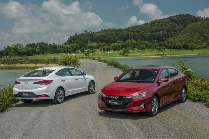 Đánh giá Hyundai Avante 2018 - Mẫu sedan rộng rãi đáng sở hữu