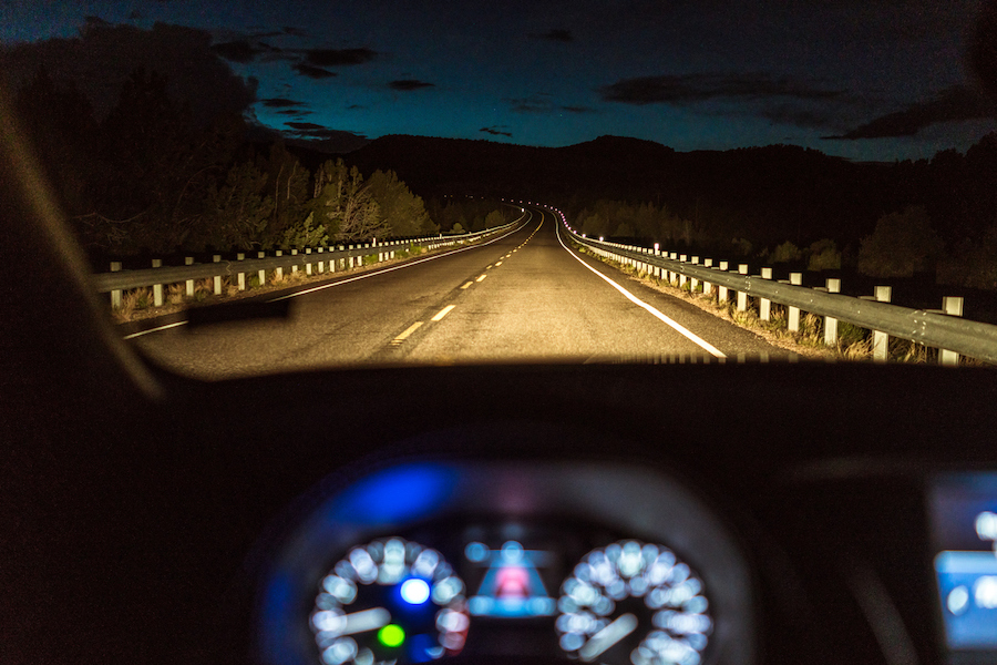                           Cách lái xe ban đêm an toàn nhất