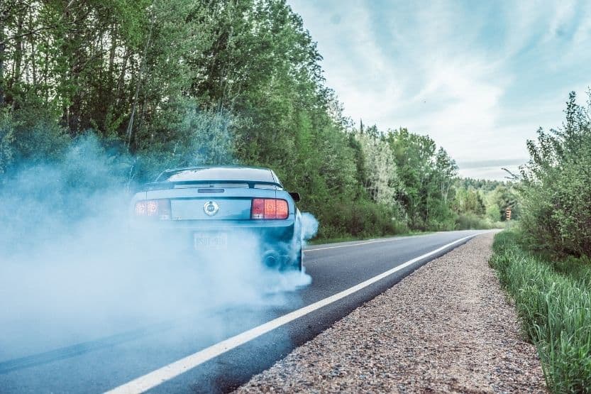 Tìm hiểu nguyên nhân của hiện tượng xe ra khói trắng