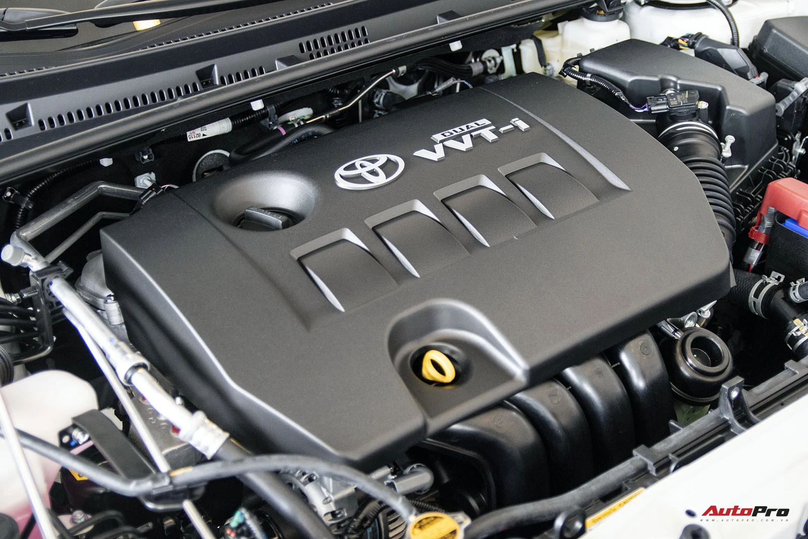                                   Động cơ của Toyota Altis 2018 phiên bản 2.0V Sport